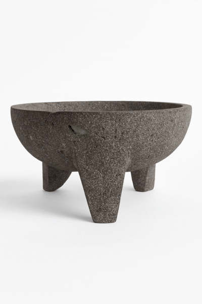 Molcajete de Piedra Volcánica Corazón de Fuego Tallado a Mano